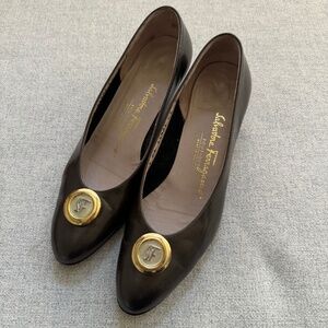 Vintage Salvatore Ferragamo Cammino Patent Leather Flats